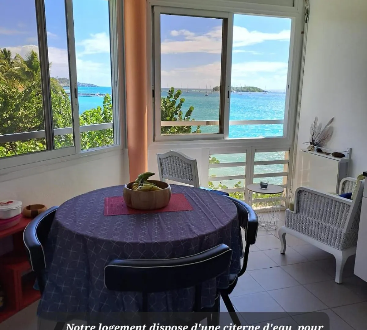 Apartment F1 Vue Mer, Acces Plage, En Centre-Ville Le Gosier  Guadeloupe