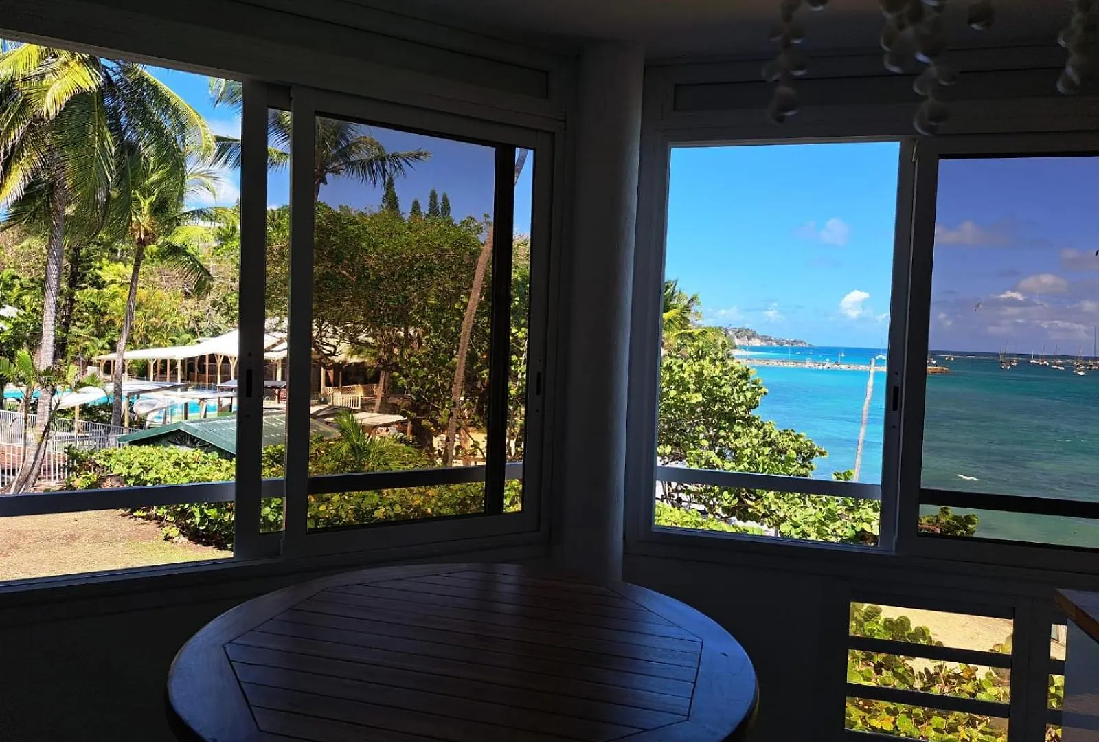 F1 Vue Mer, Acces Plage, En Centre-Ville Le Gosier