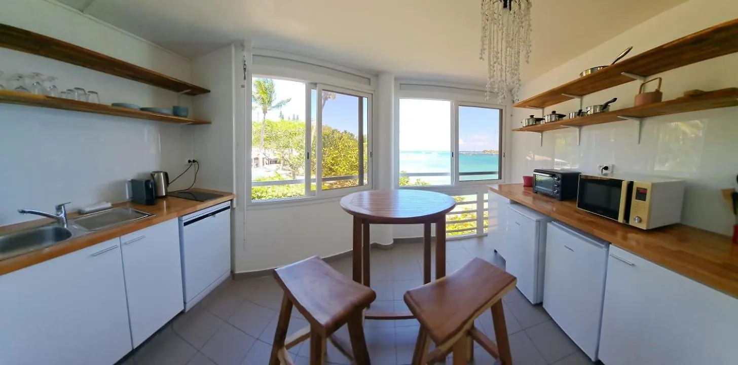Apartment F1 Vue Mer, Acces Plage, En Centre-Ville Le Gosier